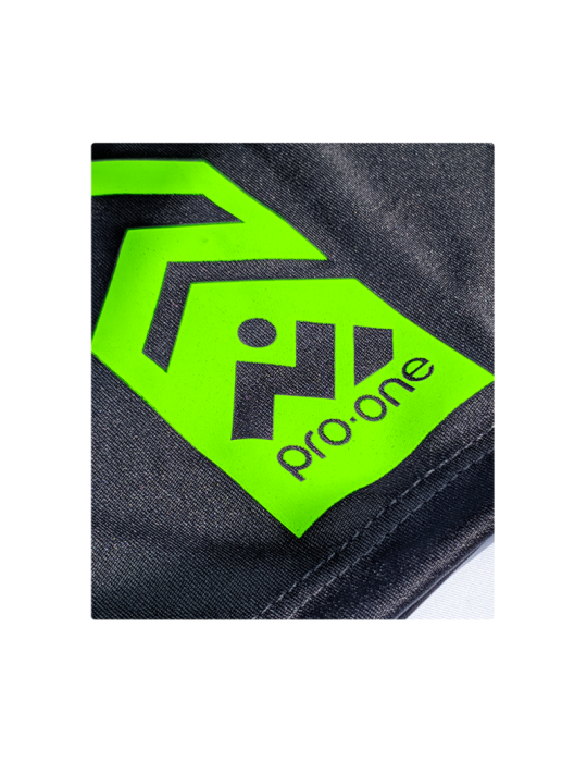 Short Pro-One New Evo Negro/Logo Amarillo Neón