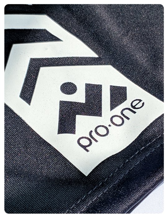 Short Pro-One Evo Negro/Logo Blanco